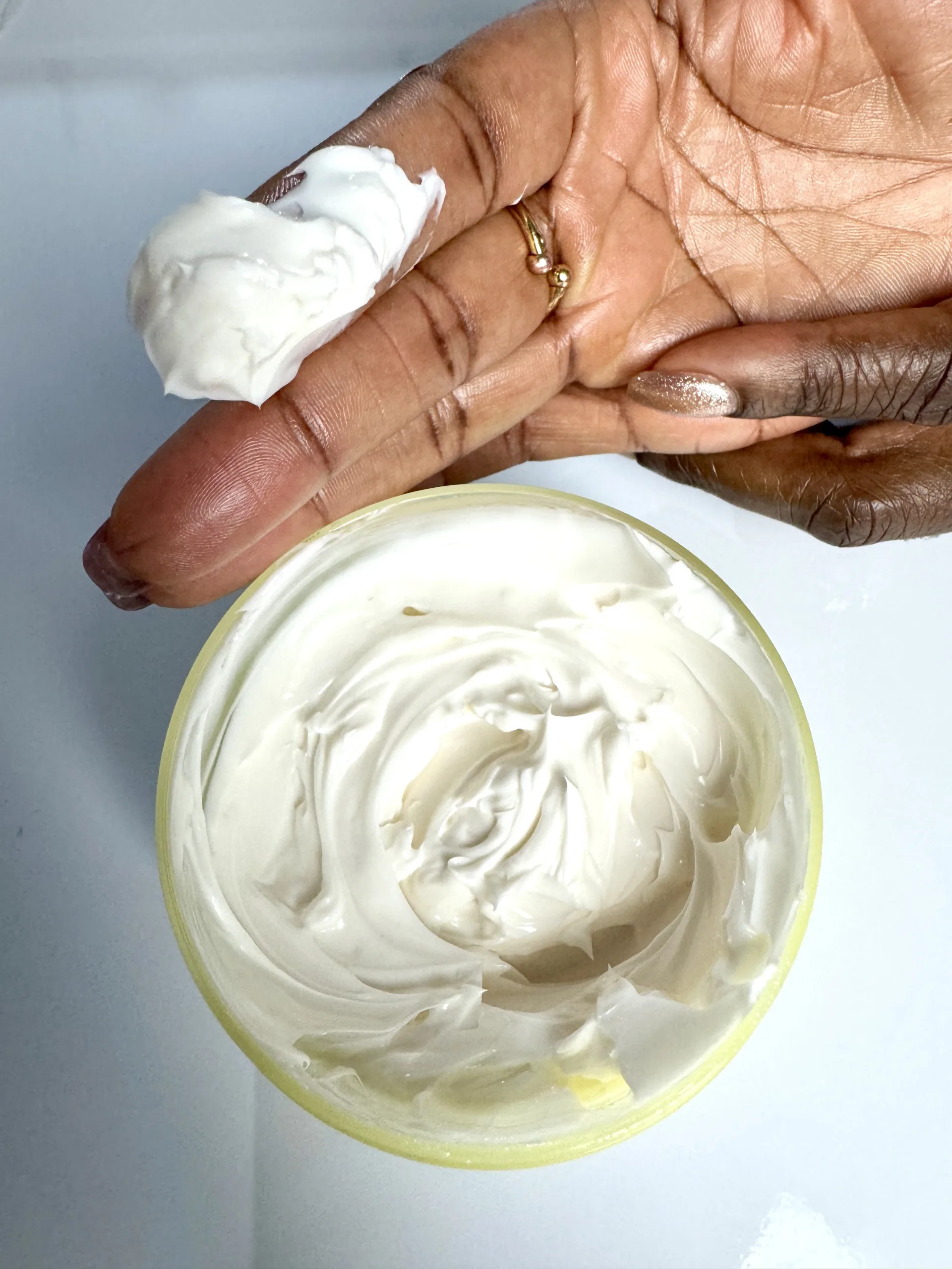 NATURIUM The Glow Getter Multi-Oil Body Butter 2