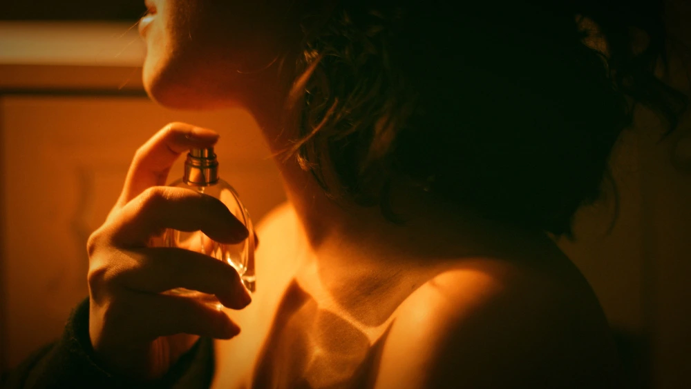 How To Subtly Apply Your Perfume